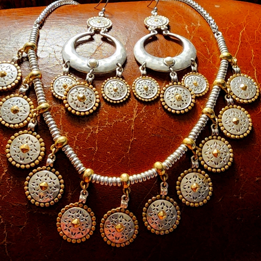 Necklace and earrings set
